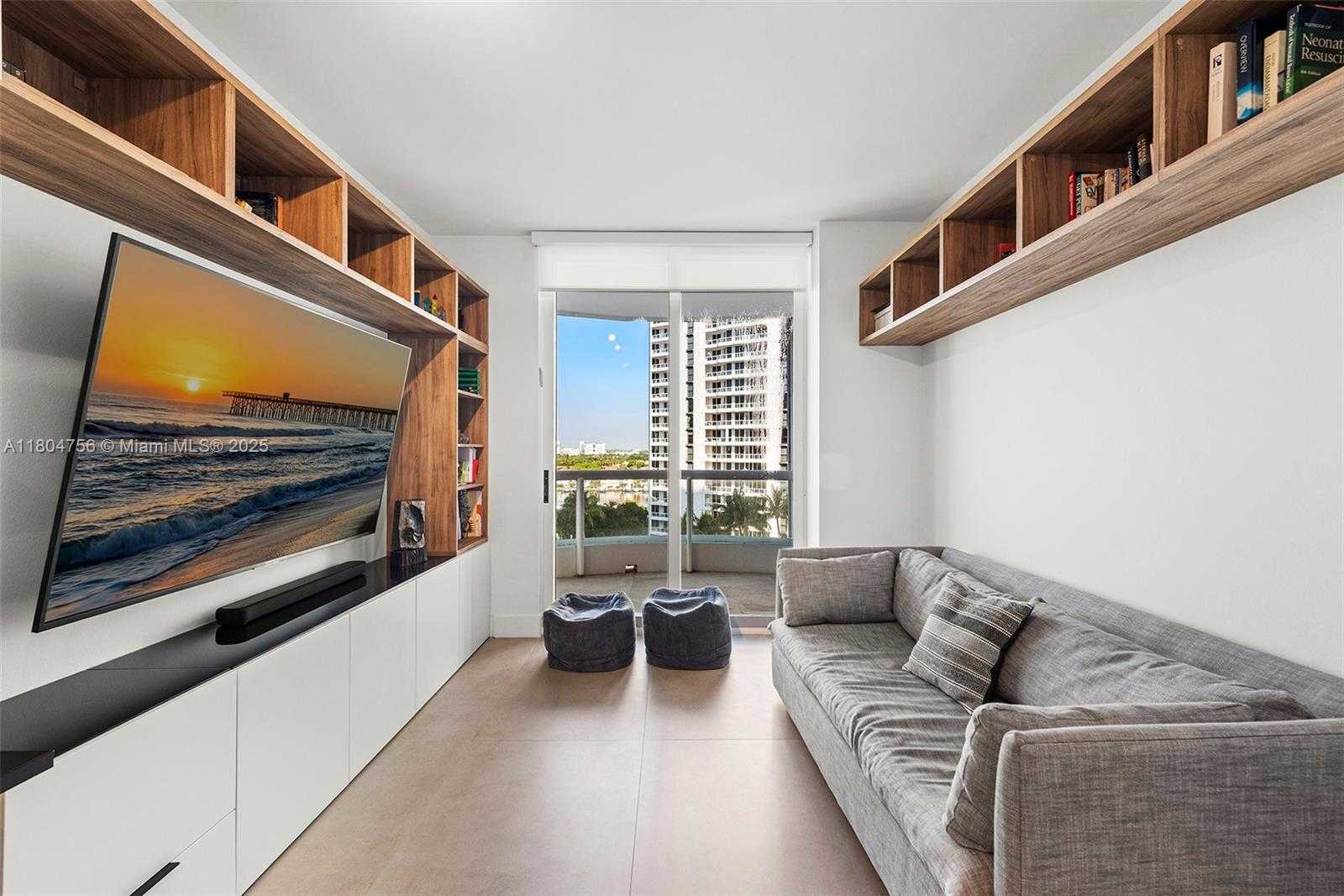 Small Image of 21050 POINT PL #1006, Aventura Number 36