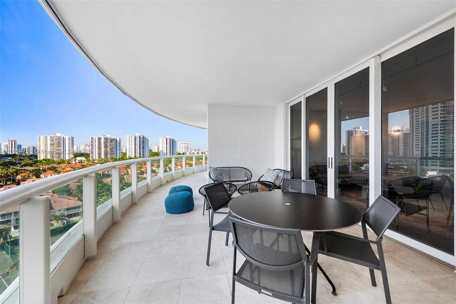 Small Image of 21050 POINT PL #1006, Aventura Number 39