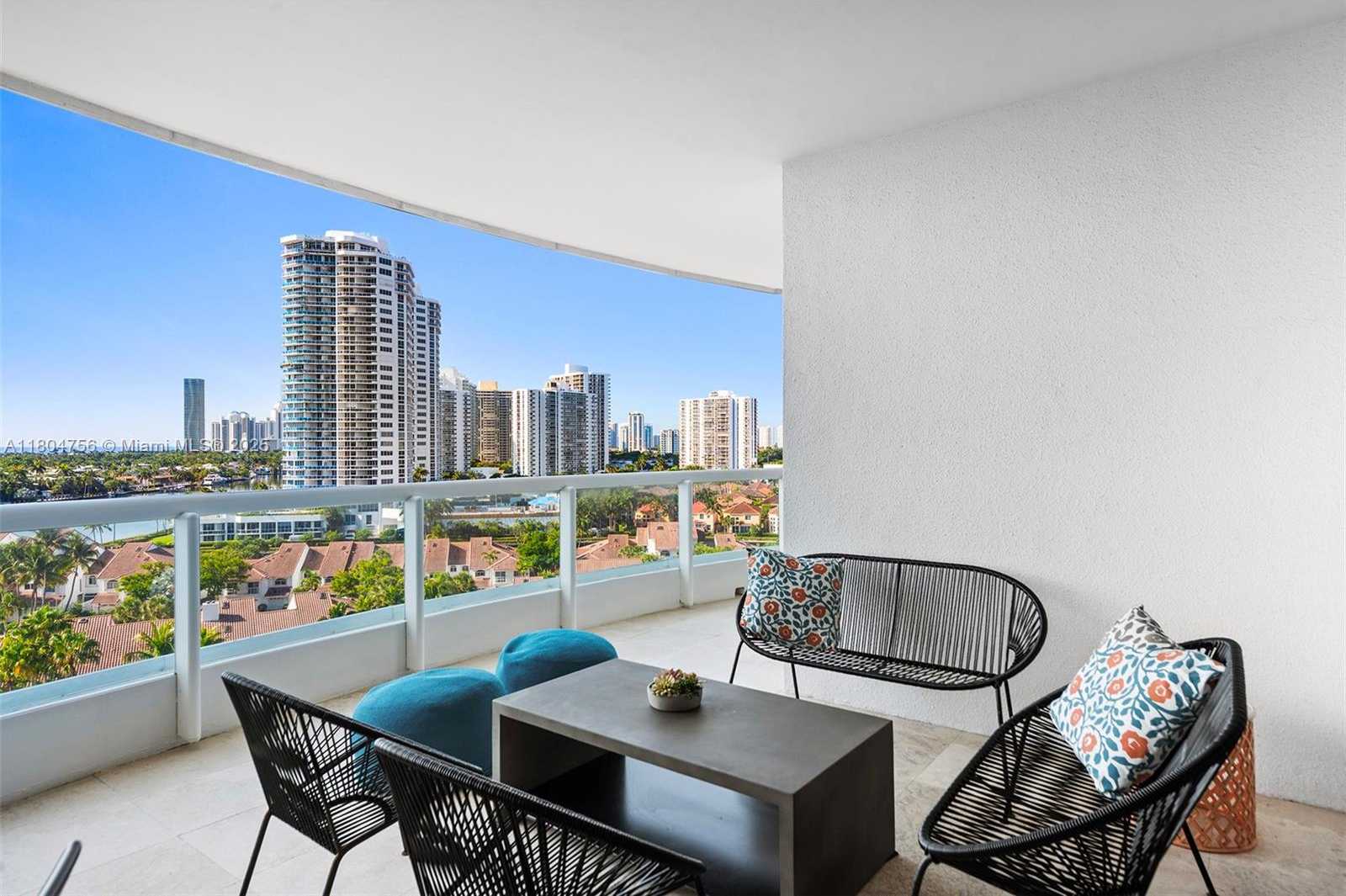 Small Image of 21050 POINT PL #1006, Aventura Number 42