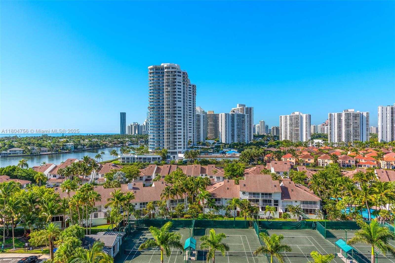 Small Image of 21050 POINT PL #1006, Aventura Number 47