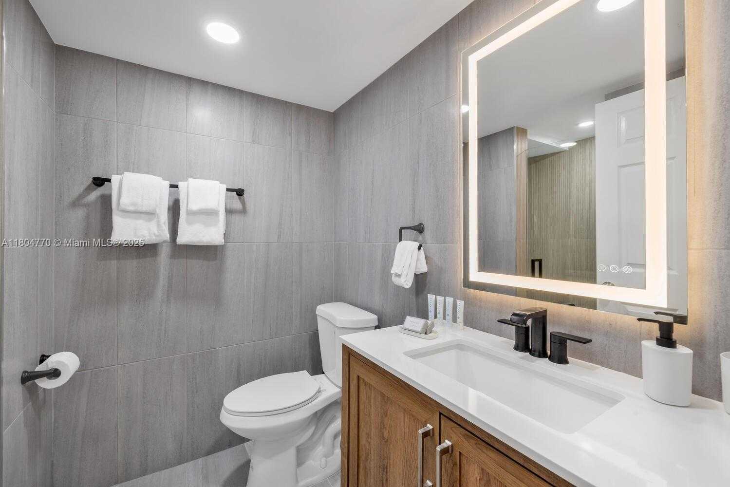 Small Image of 5445 COLLINS AVE #M9 M10 M11 M12, Miami Beach Number 13