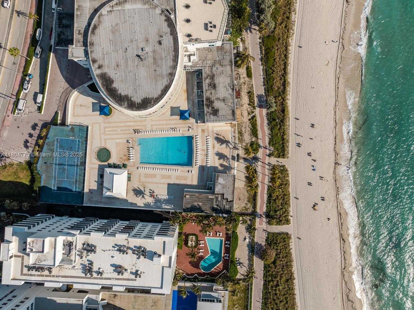 Small Image of 5445 COLLINS AVE #M9 M10 M11 M12, Miami Beach Number 31