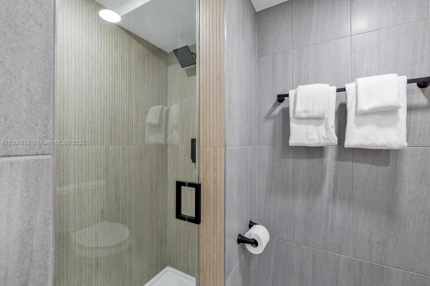 Small Image of 5445 COLLINS AVE #M9 M10 M11 M12, Miami Beach Number 52