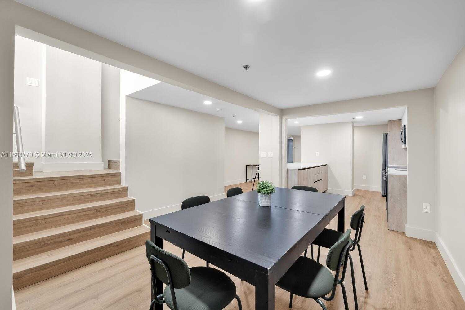 Small Image of 5445 COLLINS AVE #M9 M10 M11 M12, Miami Beach Number 57