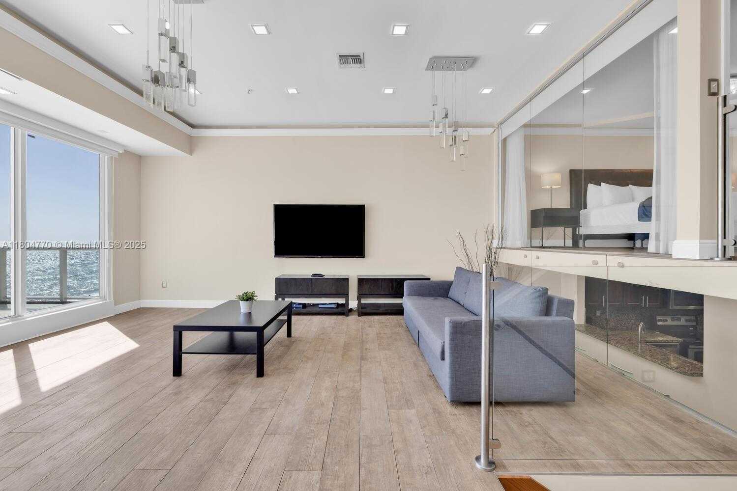 Small Image of 5445 COLLINS AVE #M9 M10 M11 M12, Miami Beach Number 68