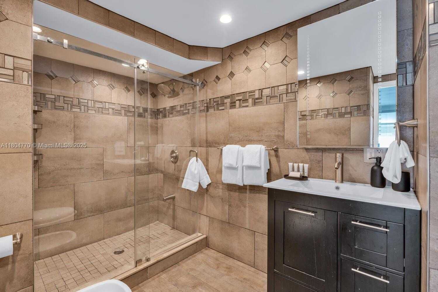 Small Image of 5445 COLLINS AVE #M9 M10 M11 M12, Miami Beach Number 74