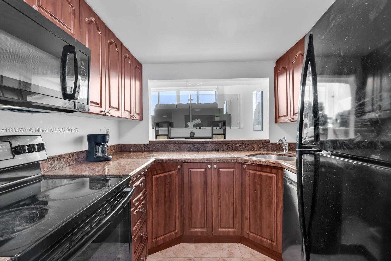 Small Image of 5445 COLLINS AVE #M9 M10 M11 M12, Miami Beach Number 83