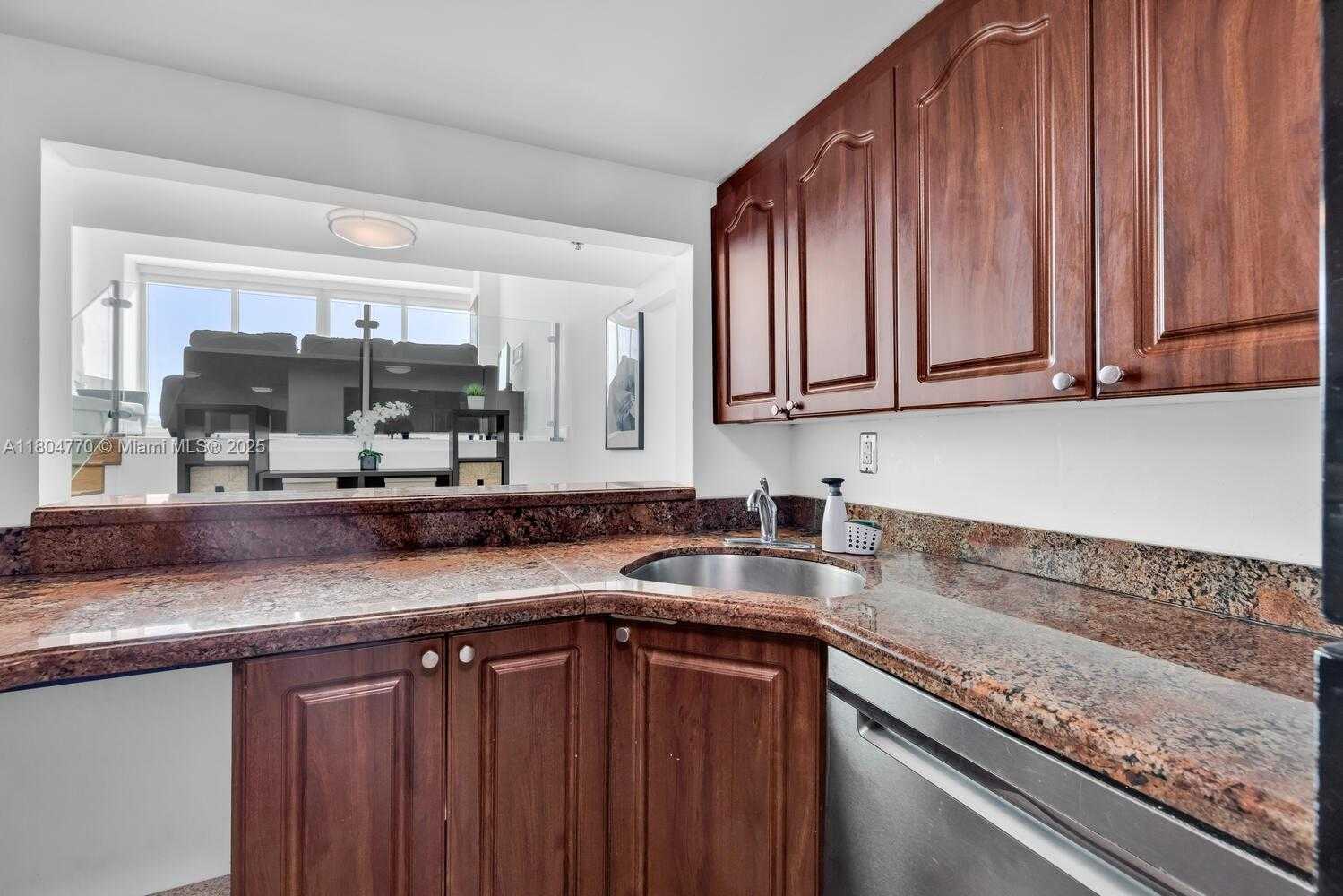 Small Image of 5445 COLLINS AVE #M9 M10 M11 M12, Miami Beach Number 84