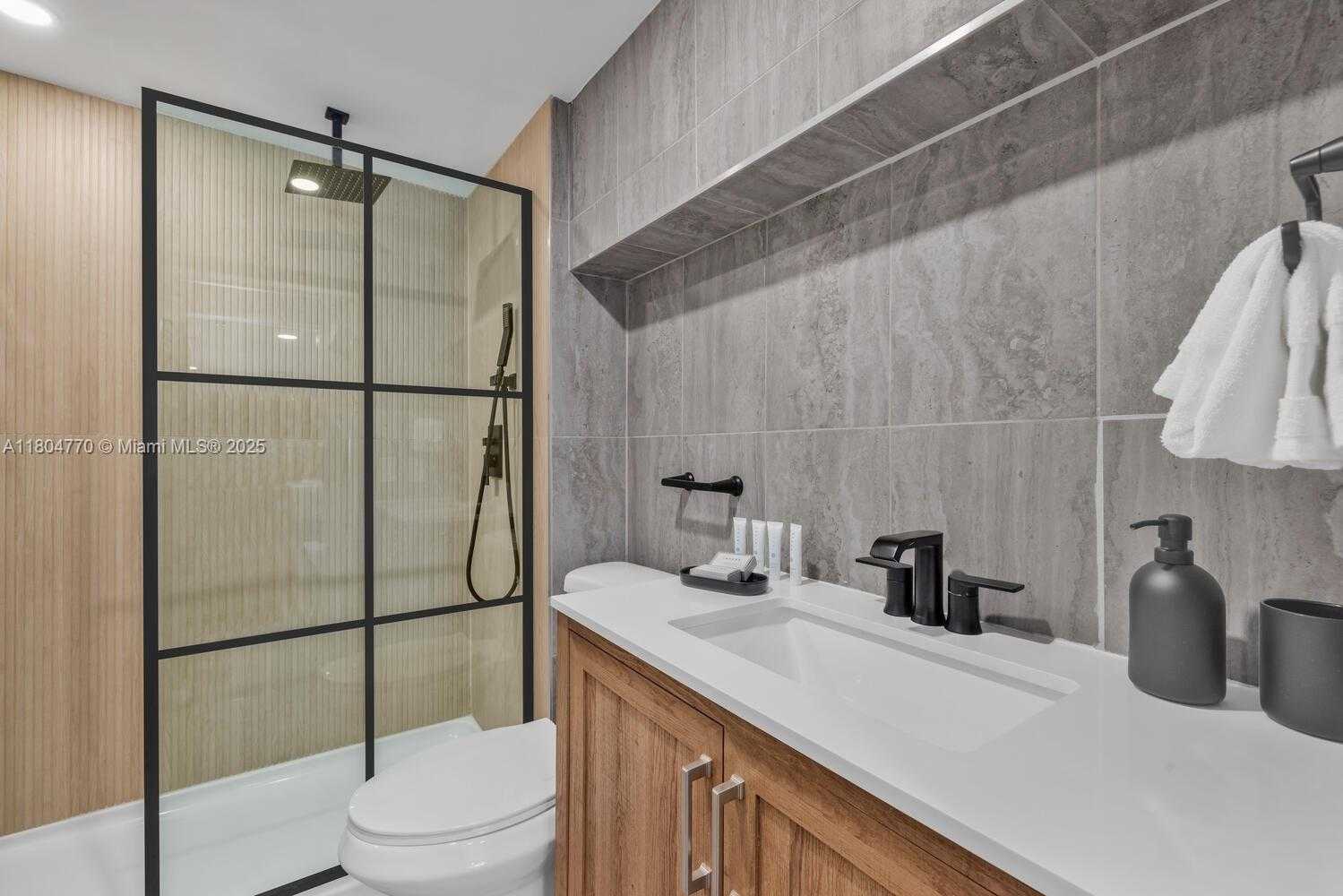 Small Image of 5445 COLLINS AVE #M9 M10 M11 M12, Miami Beach Number 9