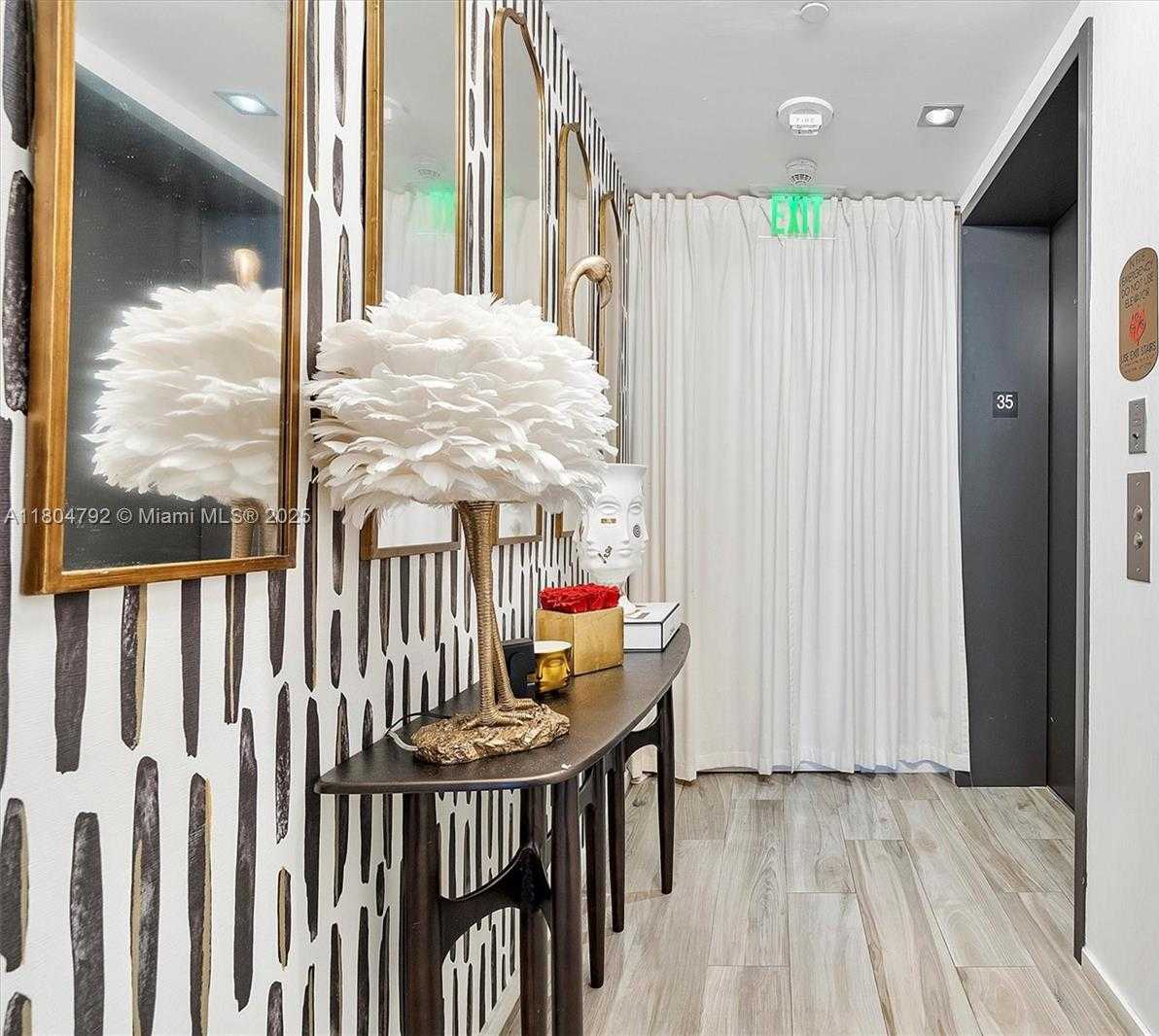 Small Image of 801 SOUTH MIAMI AVE #3510, Miami Number 2