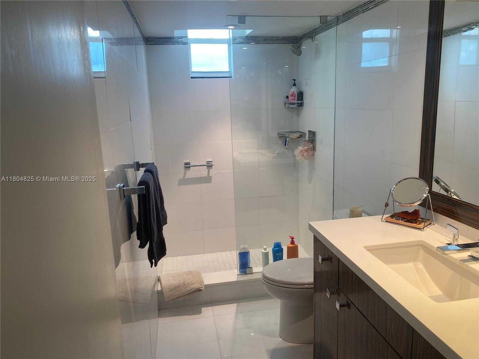 Small Image of 2500 PARKVIEW DR #1514, Hallandale Beach Number 10