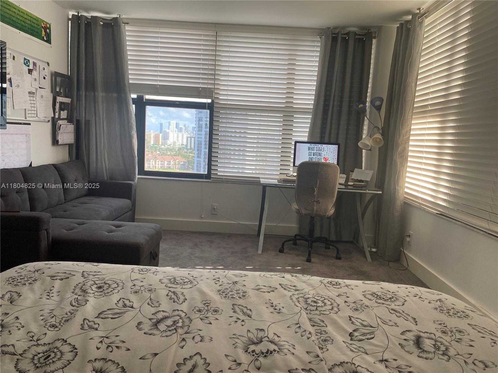 Small Image of 2500 PARKVIEW DR #1514, Hallandale Beach Number 13