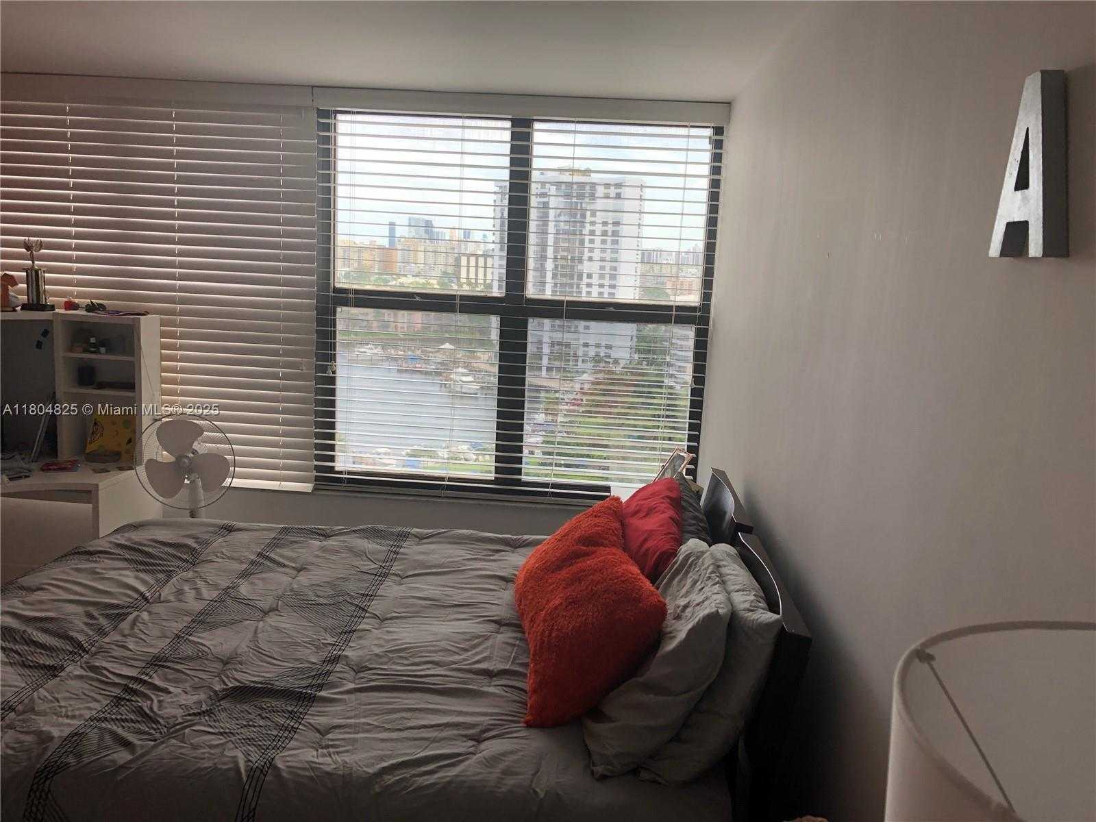 Small Image of 2500 PARKVIEW DR #1514, Hallandale Beach Number 15
