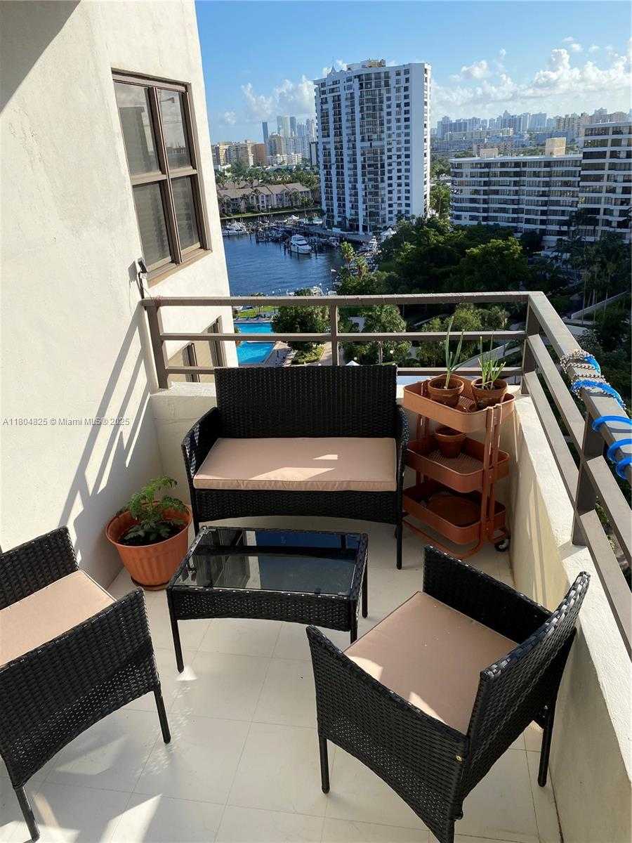 Small Image of 2500 PARKVIEW DR #1514, Hallandale Beach Number 19