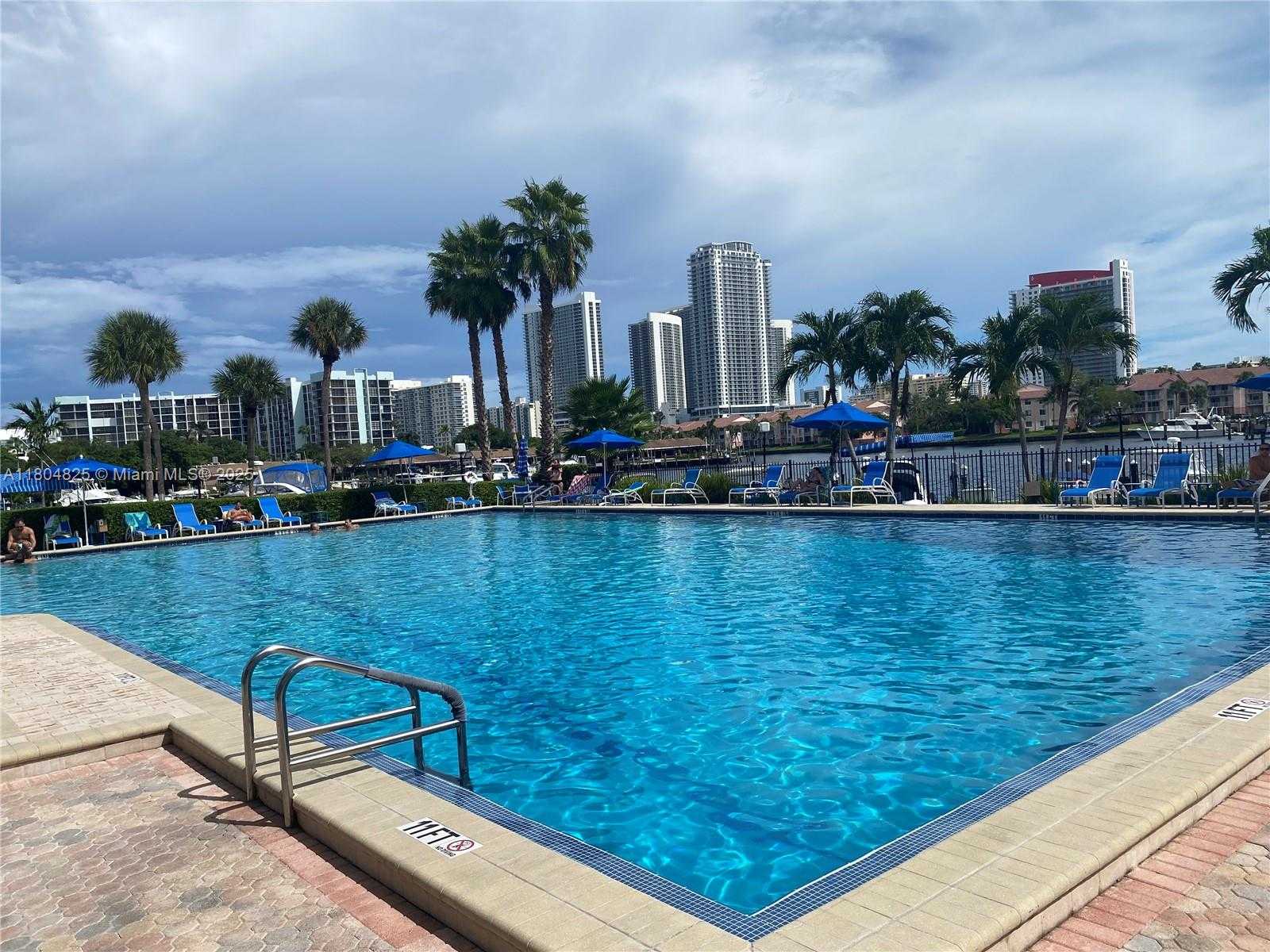Small Image of 2500 PARKVIEW DR #1514, Hallandale Beach Number 21