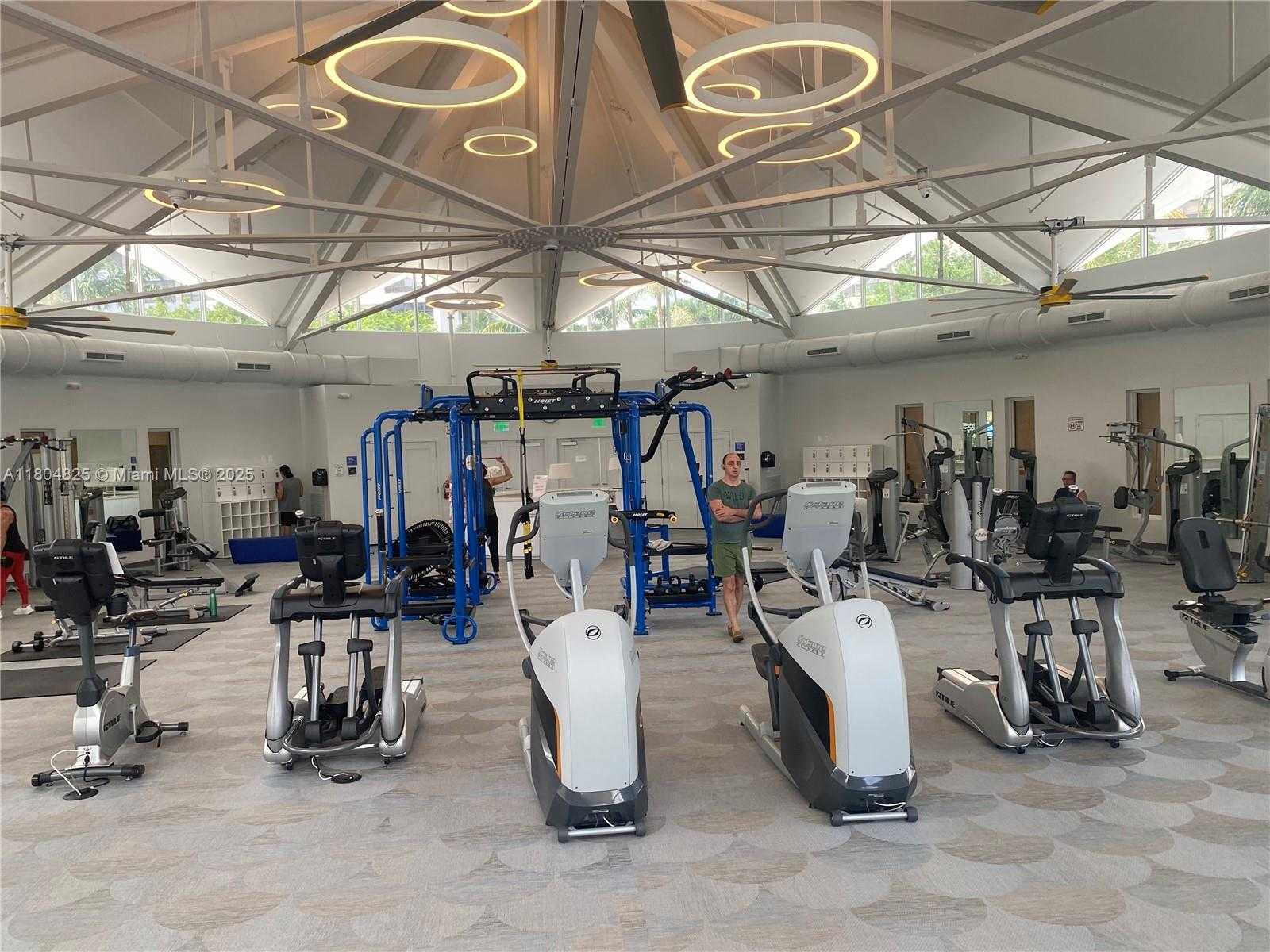 Small Image of 2500 PARKVIEW DR #1514, Hallandale Beach Number 24