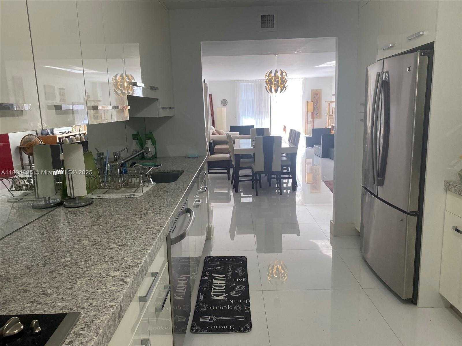 Small Image of 2500 PARKVIEW DR #1514, Hallandale Beach Number 6