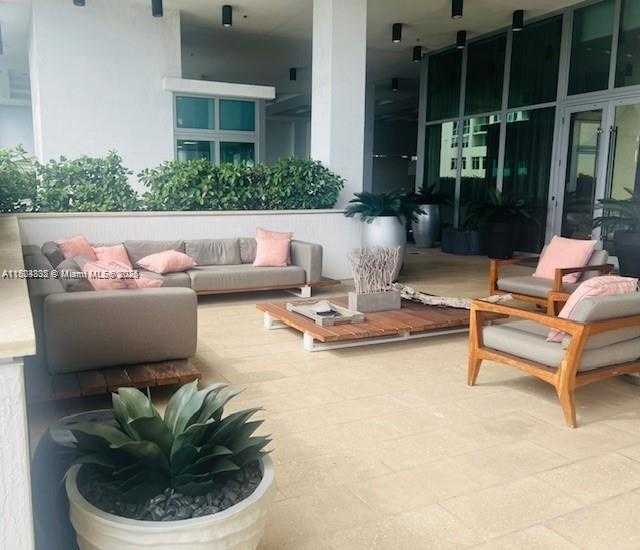 Small Image of 2900 NORTH EAST 7TH AVE #3209, Miami Number 9