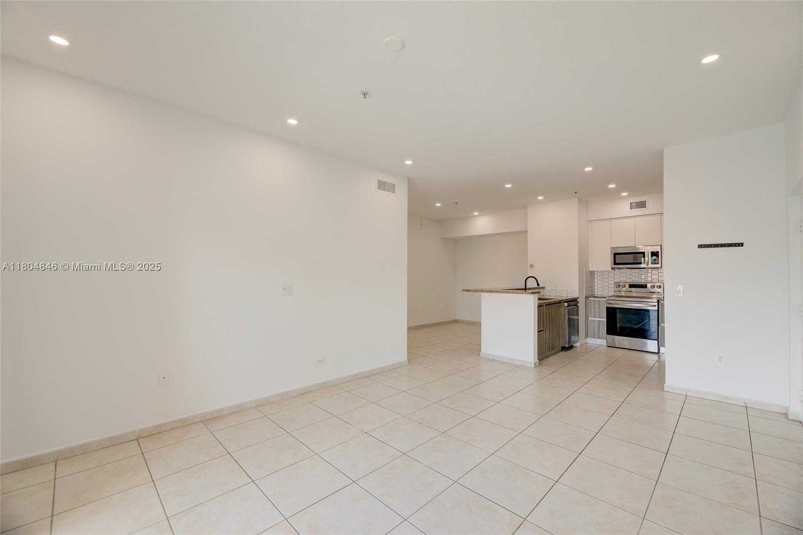 Small Image of 7330 NORTH WEST 114TH AVE #304-5, Doral Number 10