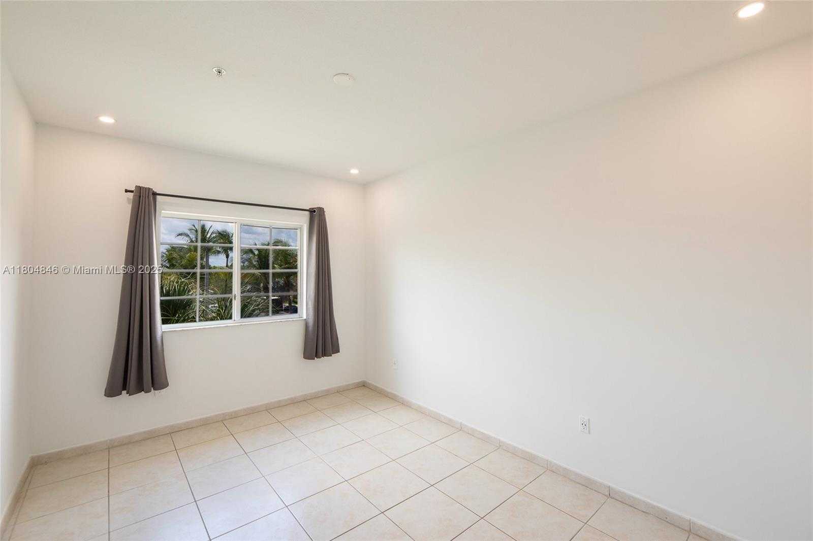 Small Image of 7330 NORTH WEST 114TH AVE #304-5, Doral Number 15
