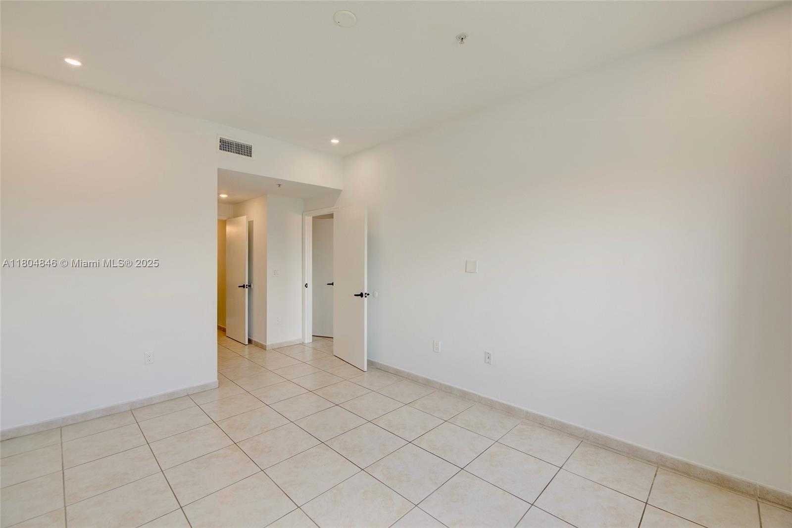 Small Image of 7330 NORTH WEST 114TH AVE #304-5, Doral Number 16