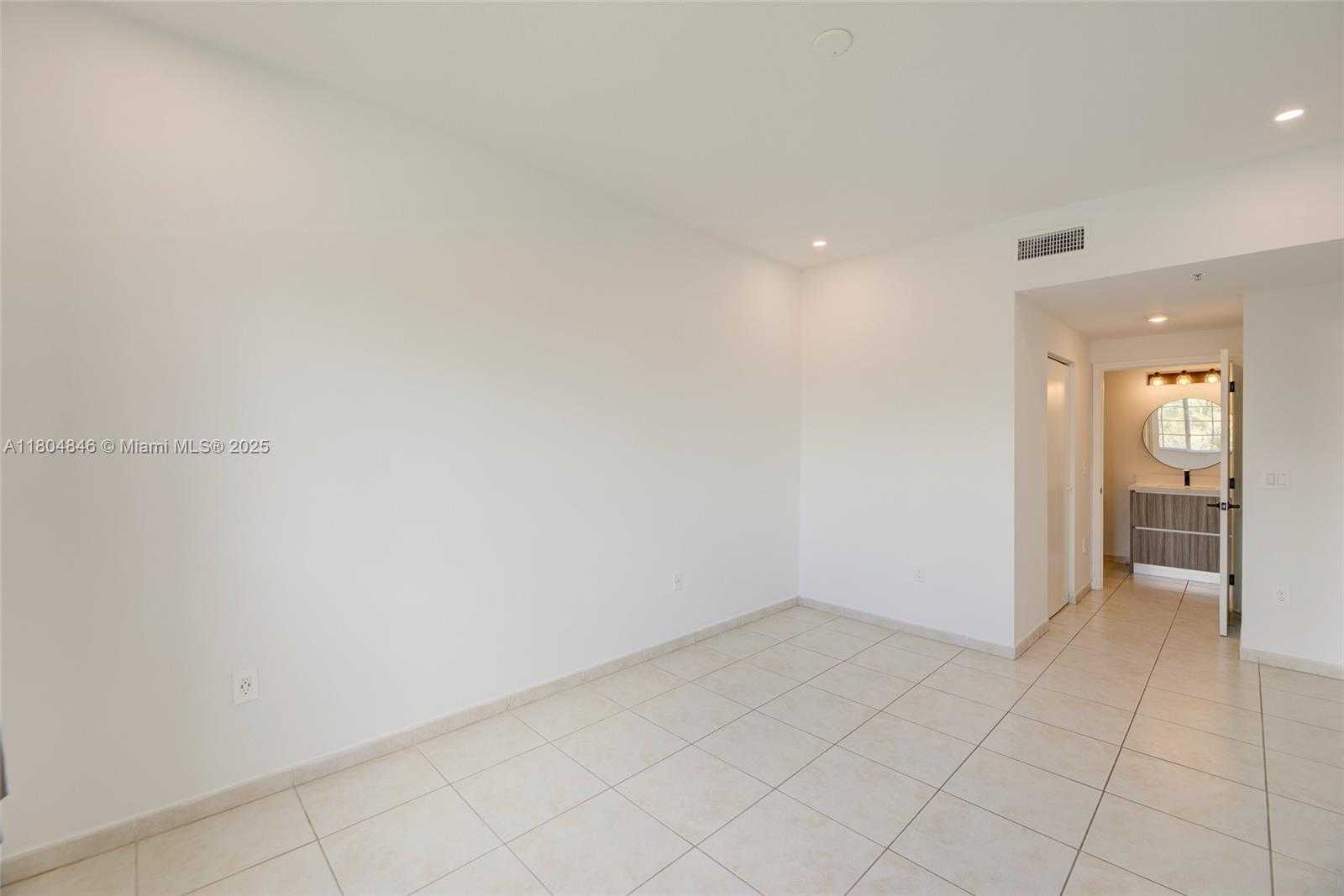 Small Image of 7330 NORTH WEST 114TH AVE #304-5, Doral Number 17
