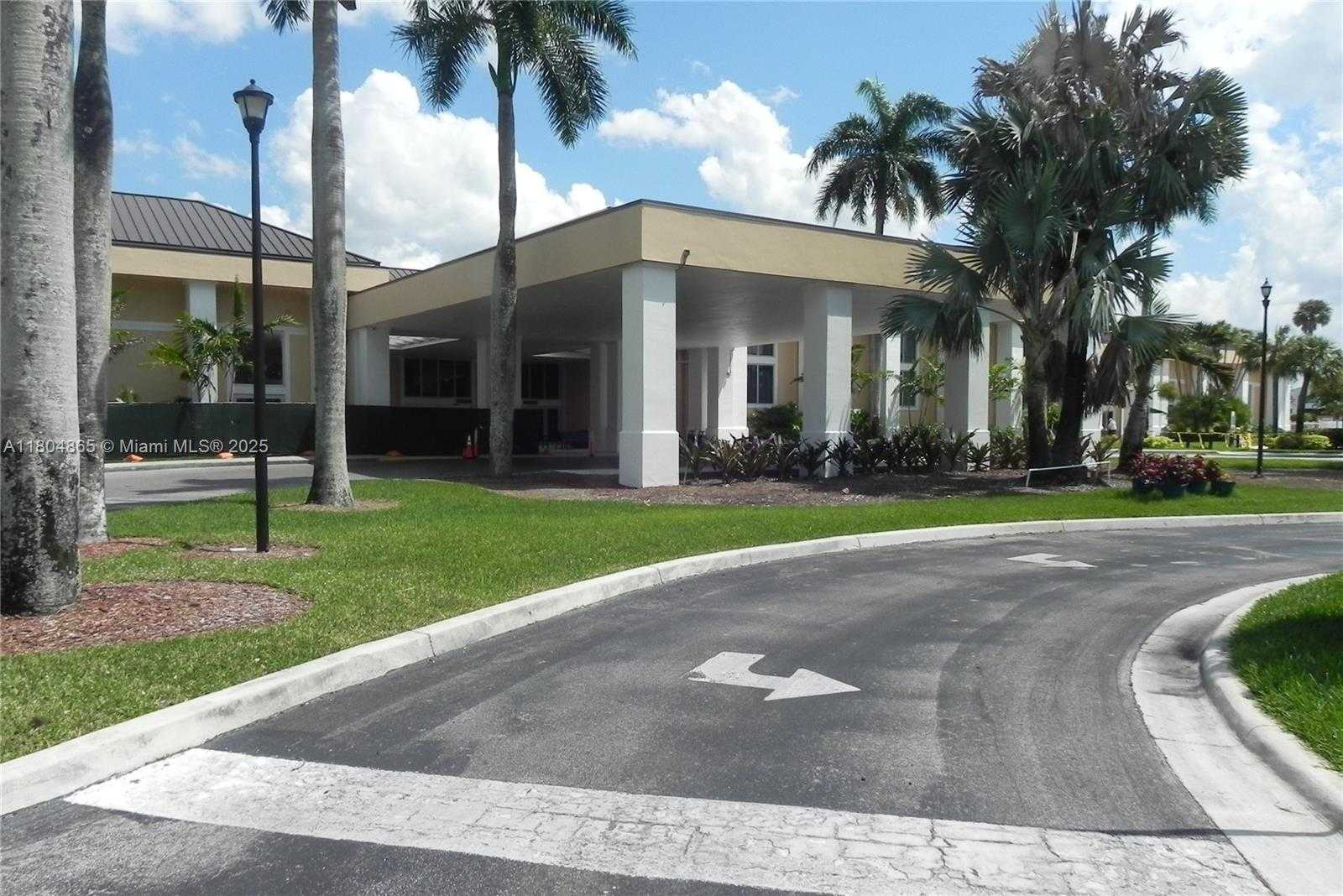 Small Image of 9530 NORTH BELFORT CIR #108, Tamarac Number 18