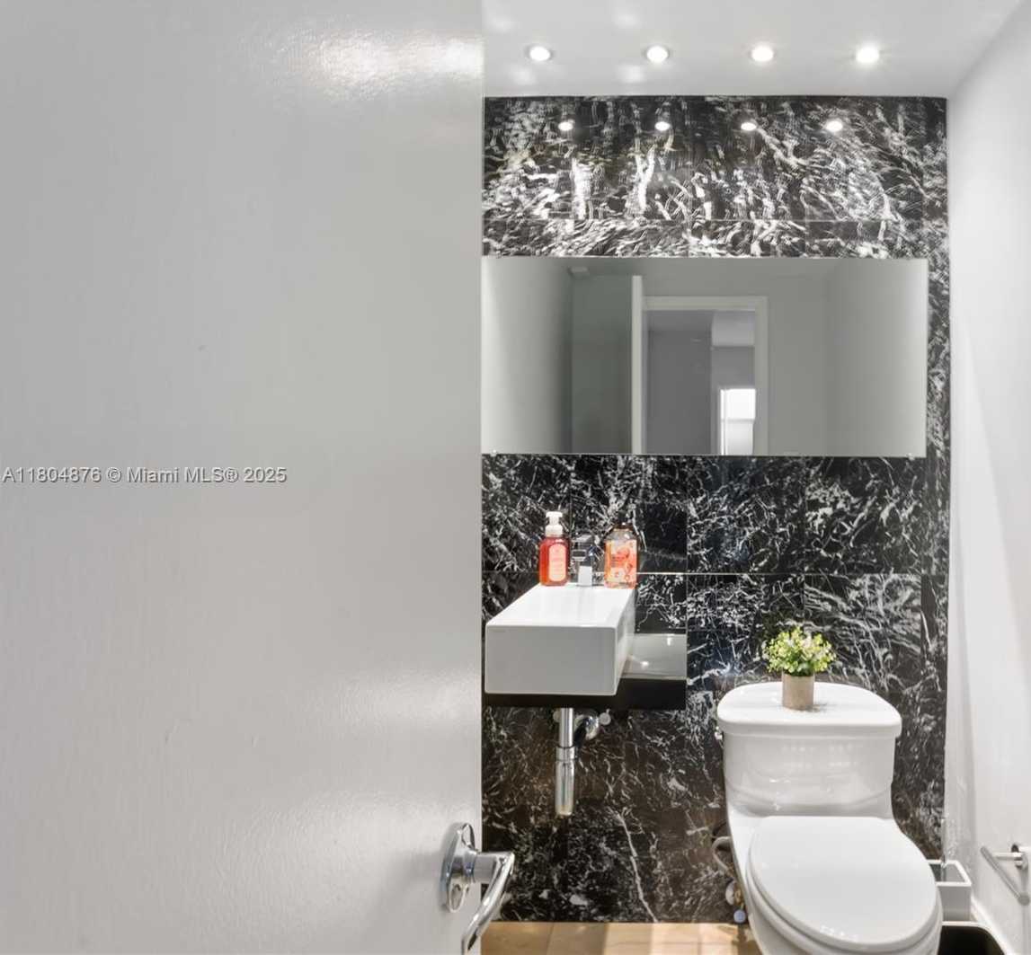Small Image of 5005 COLLINS AVE #212, Miami Beach Number 9