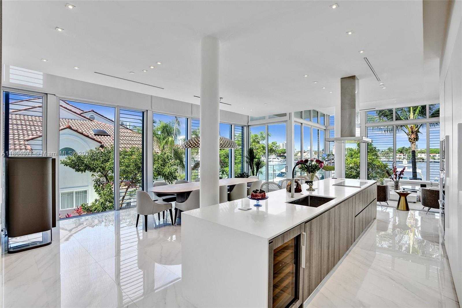 Small Image of 3750 YACHT CLUB DR #TH1, Aventura Number 10