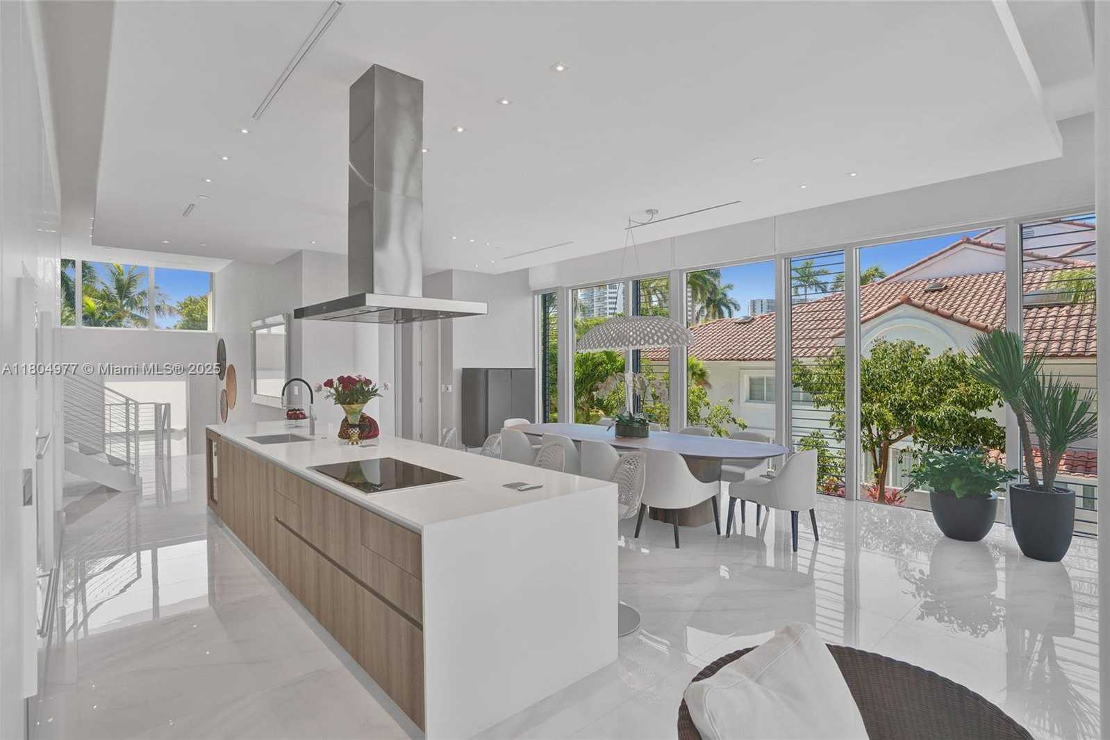 Small Image of 3750 YACHT CLUB DR #TH1, Aventura Number 12