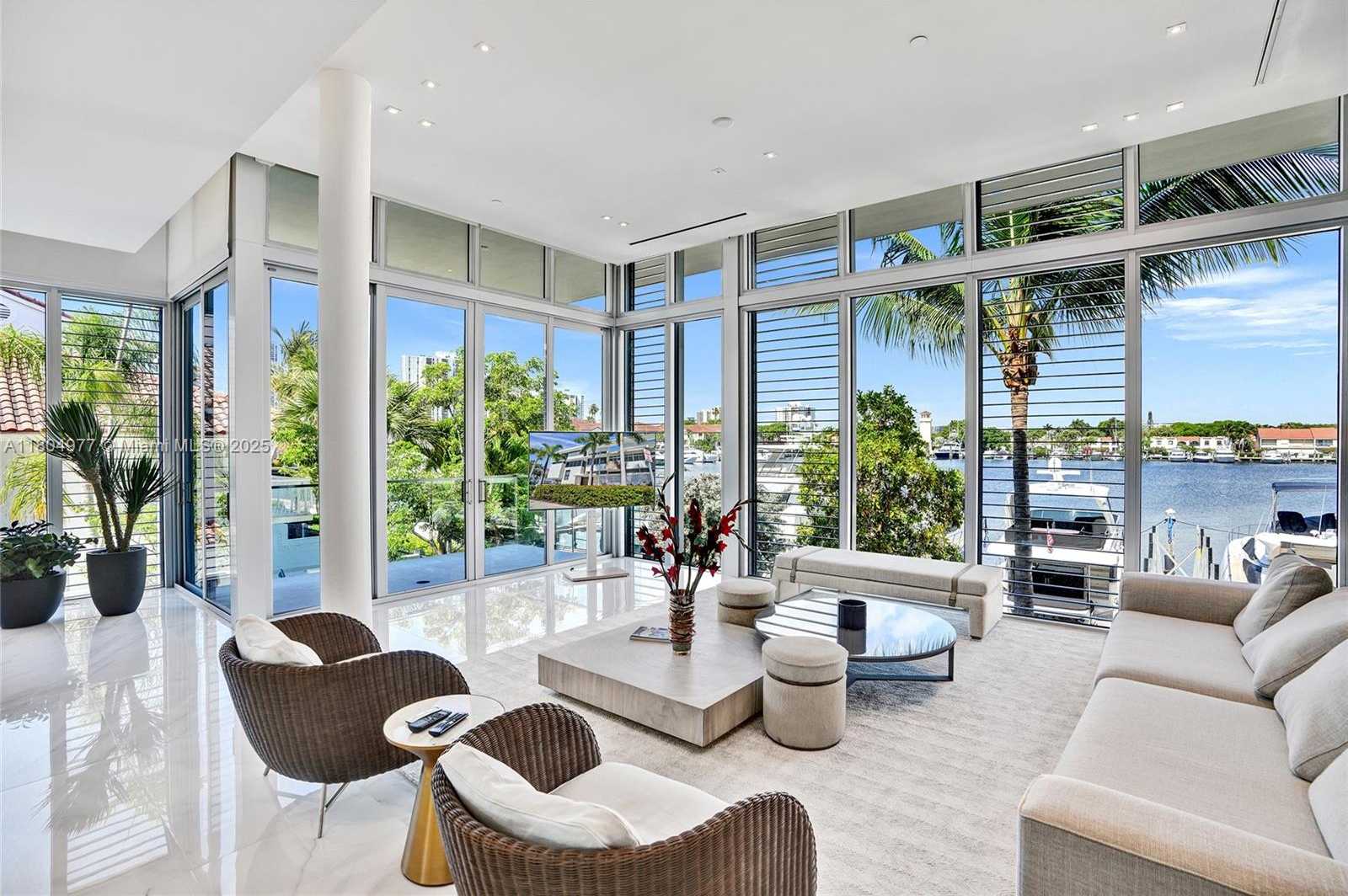 Small Image of 3750 YACHT CLUB DR #TH1, Aventura Number 18