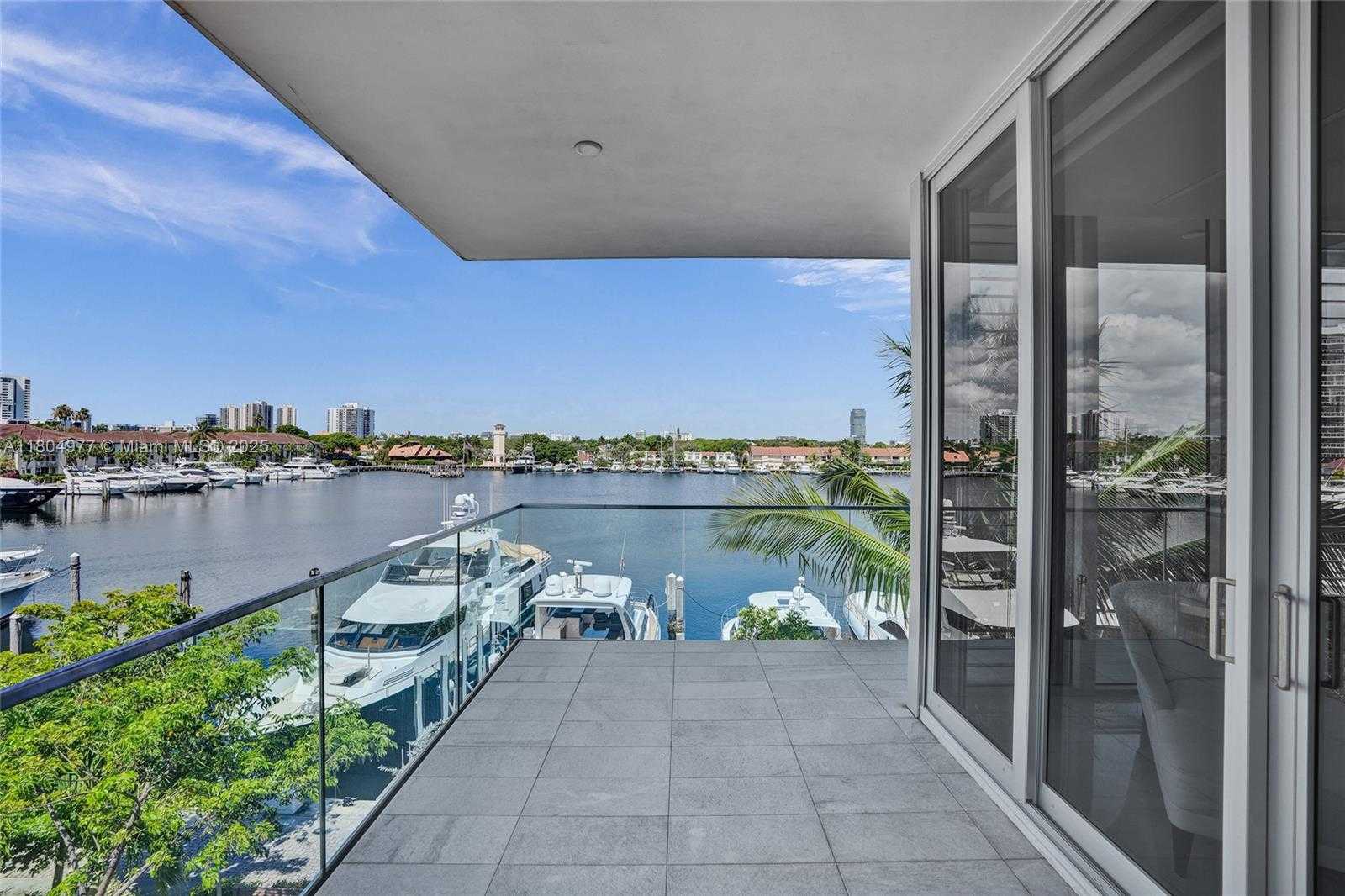 Small Image of 3750 YACHT CLUB DR #TH1, Aventura Number 20