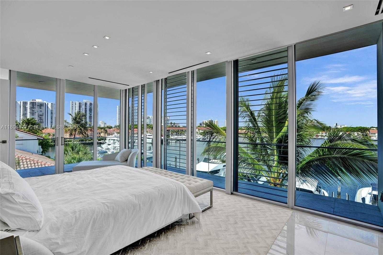 Small Image of 3750 YACHT CLUB DR #TH1, Aventura Number 26