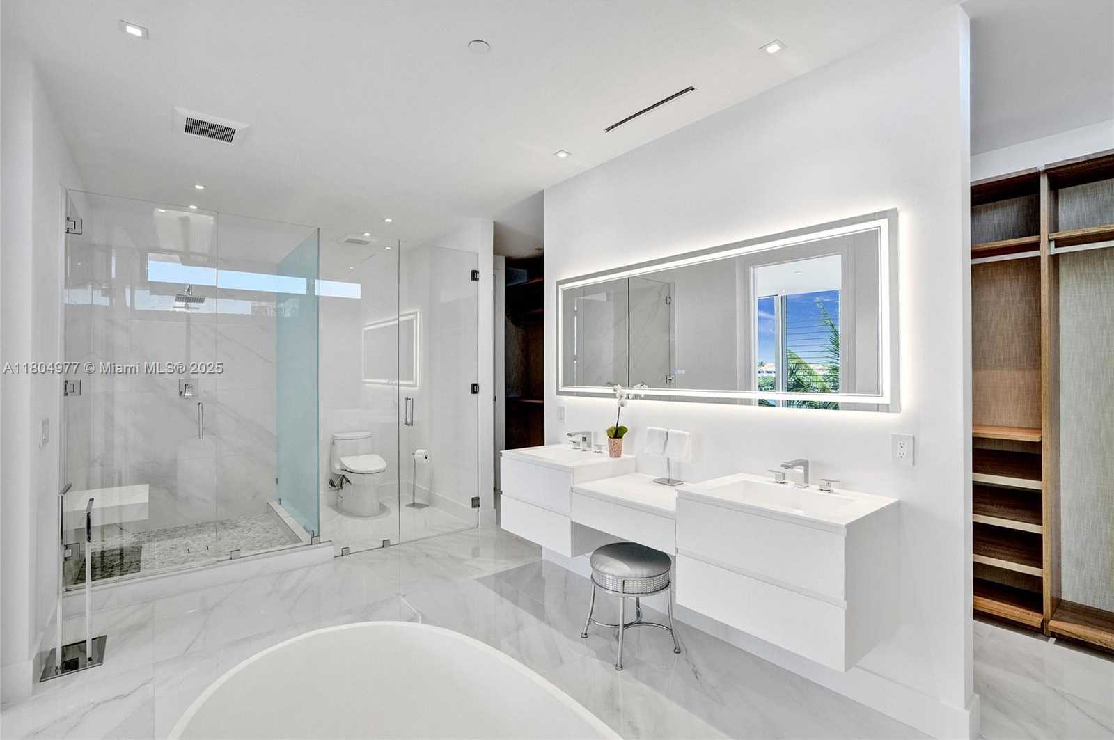 Small Image of 3750 YACHT CLUB DR #TH1, Aventura Number 33