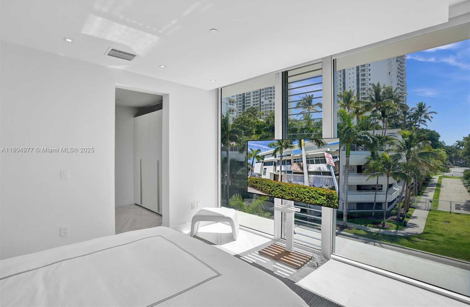 Small Image of 3750 YACHT CLUB DR #TH1, Aventura Number 46