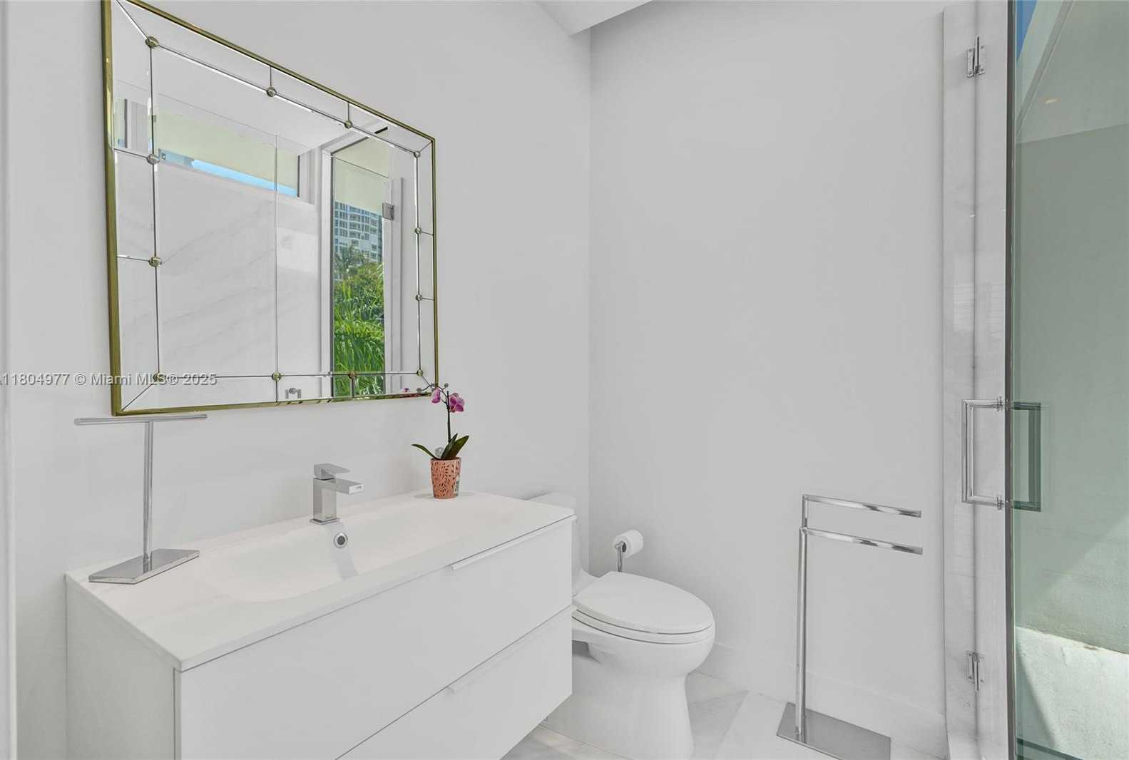 Small Image of 3750 YACHT CLUB DR #TH1, Aventura Number 47