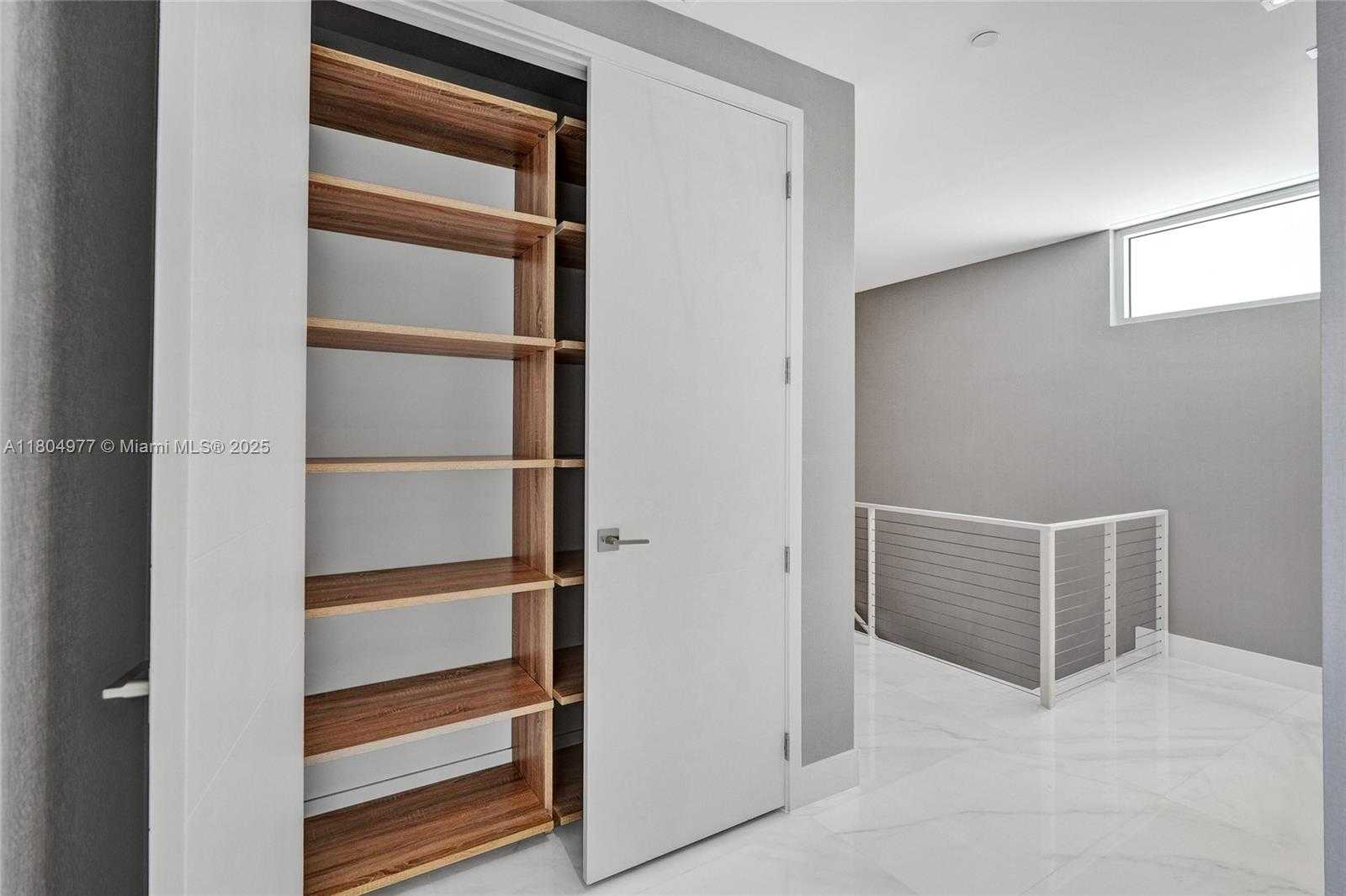 Small Image of 3750 YACHT CLUB DR #TH1, Aventura Number 49
