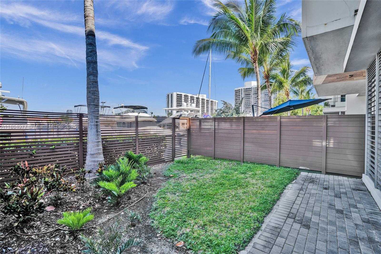Small Image of 3750 YACHT CLUB DR #TH1, Aventura Number 54
