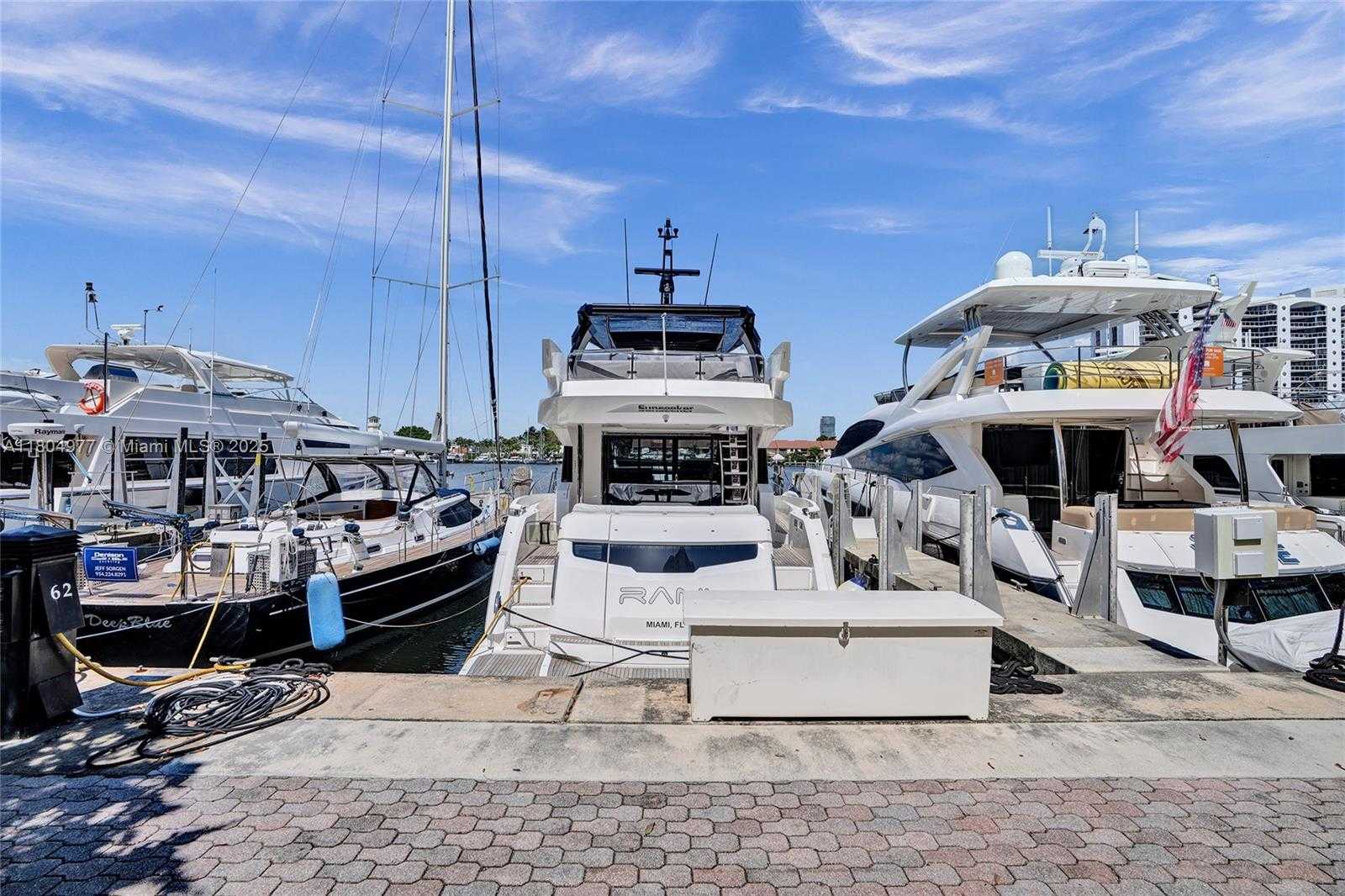 Small Image of 3750 YACHT CLUB DR #TH1, Aventura Number 56