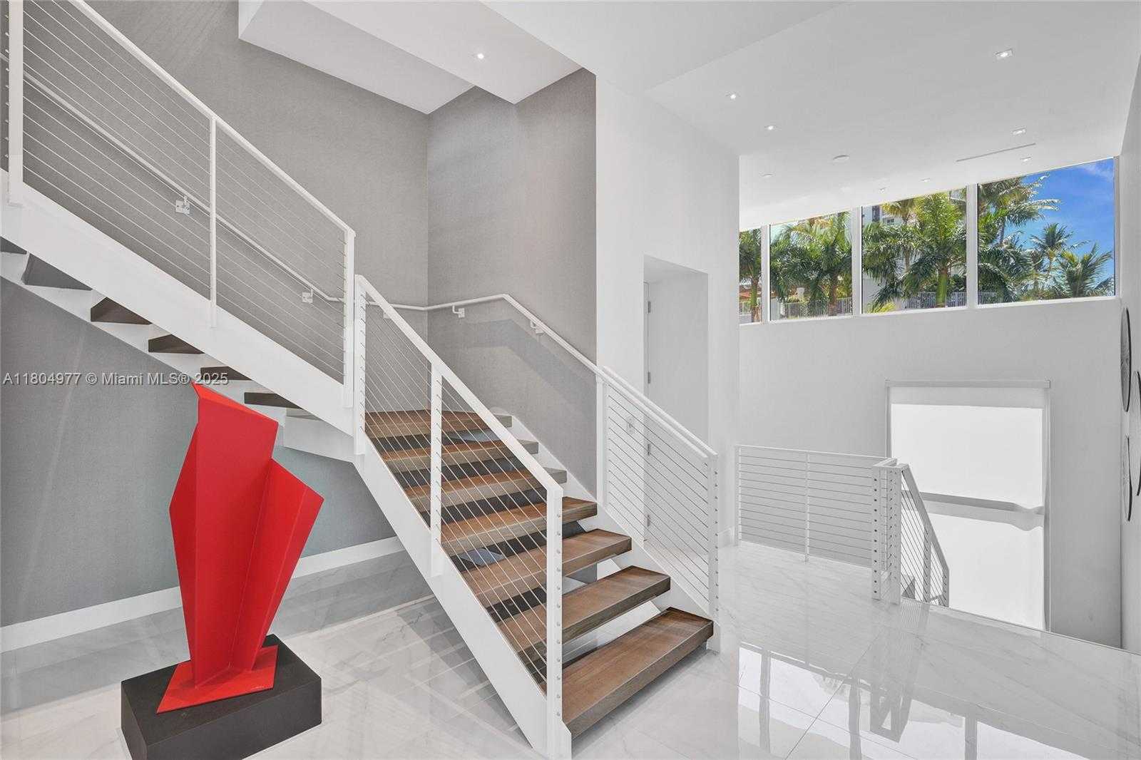 Small Image of 3750 YACHT CLUB DR #TH1, Aventura Number 8