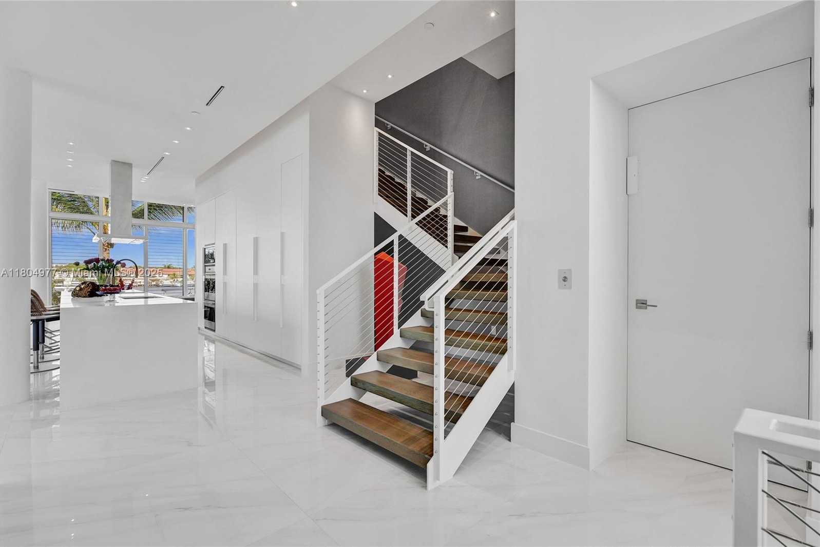 Small Image of 3750 YACHT CLUB DR #TH1, Aventura Number 9