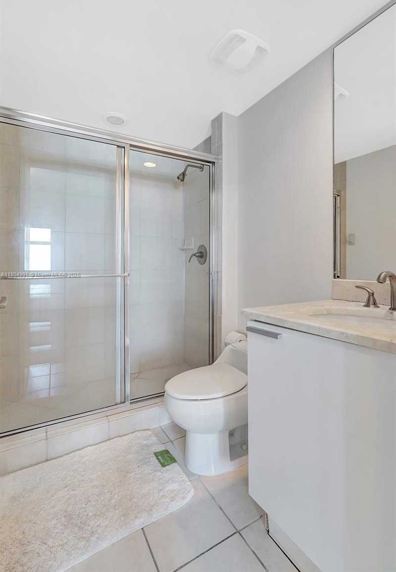 Small Image of 14951 ROYAL OAKS LN #1406, North Miami Number 11