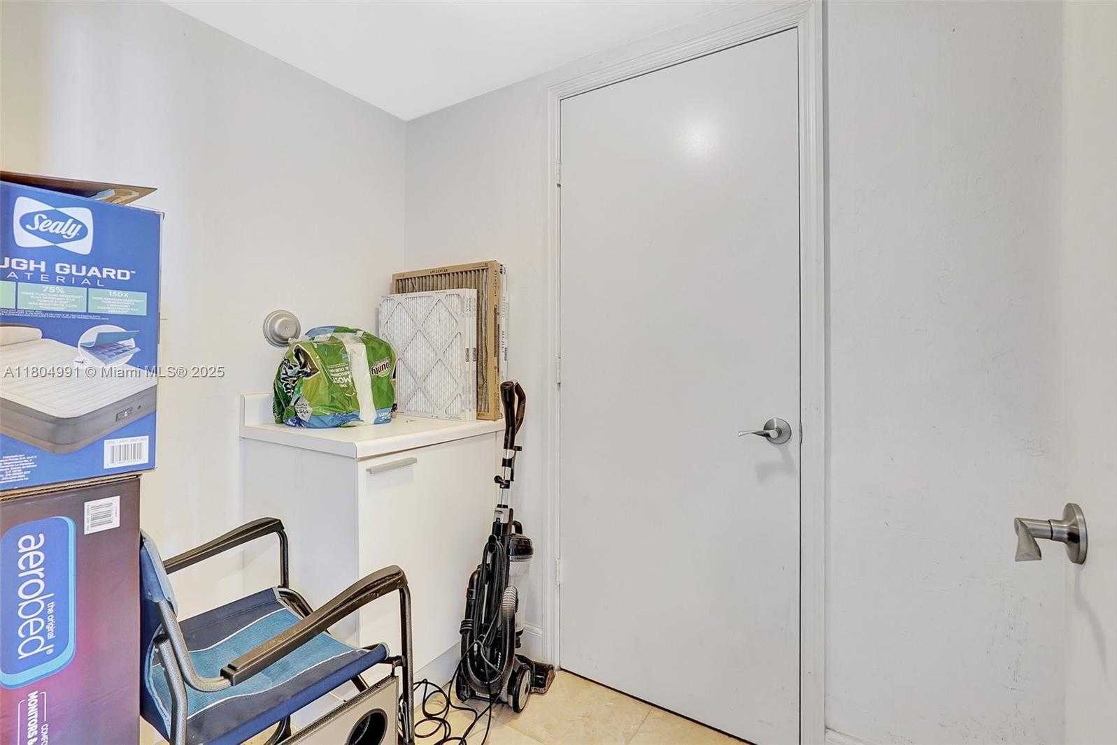 Small Image of 14951 ROYAL OAKS LN #1406, North Miami Number 14