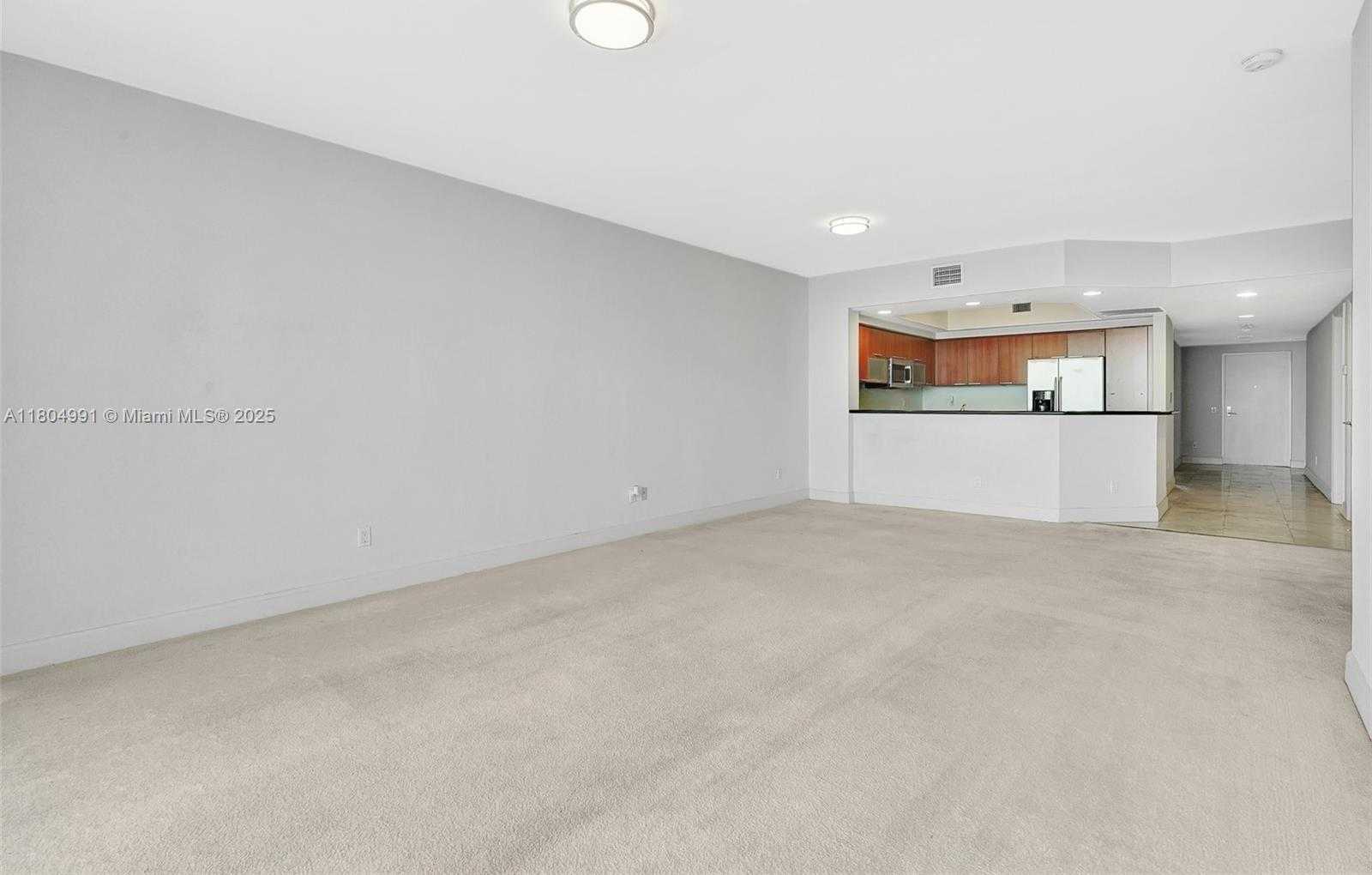 Small Image of 14951 ROYAL OAKS LN #1406, North Miami Number 25