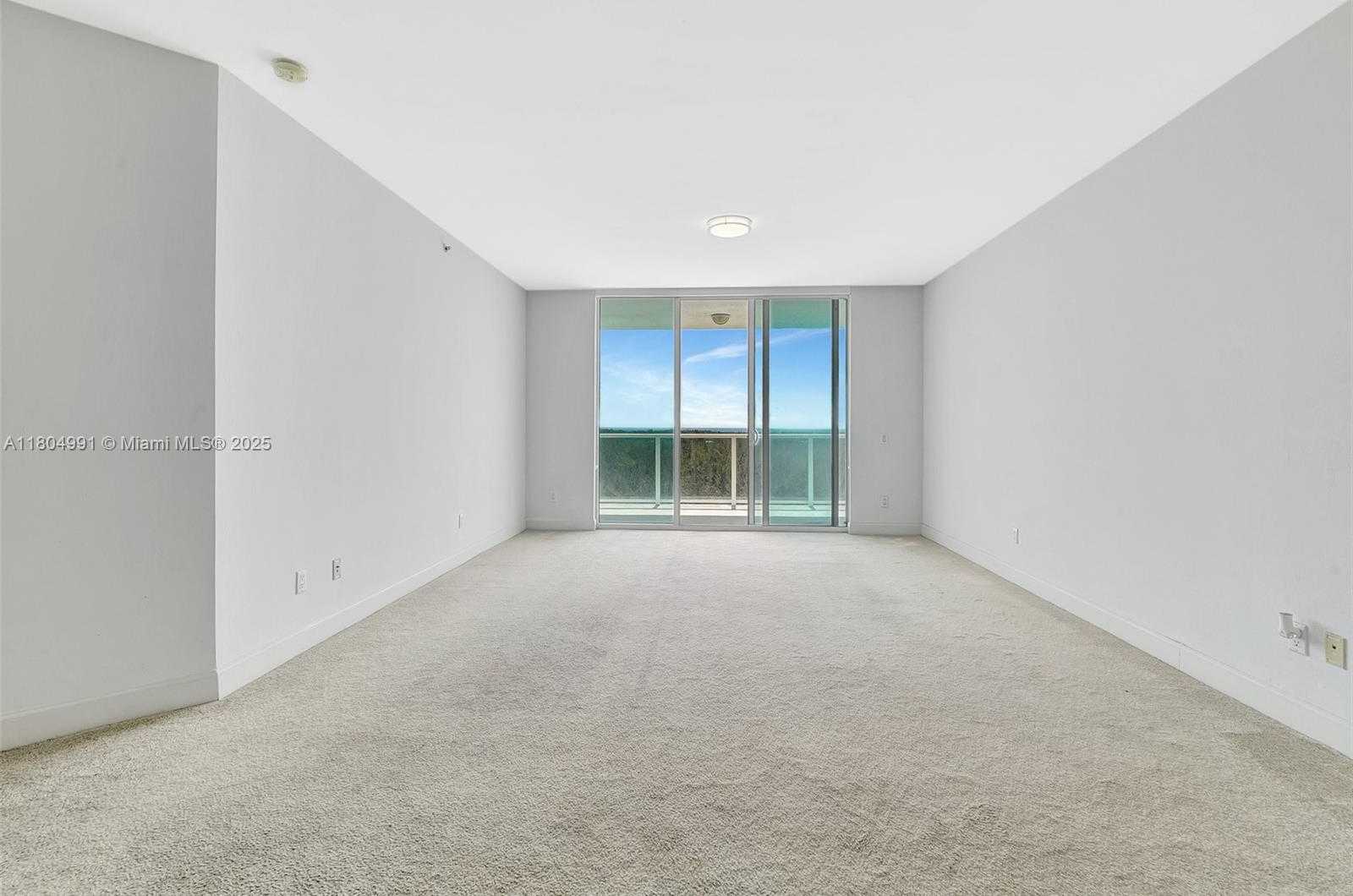 Small Image of 14951 ROYAL OAKS LN #1406, North Miami Number 27