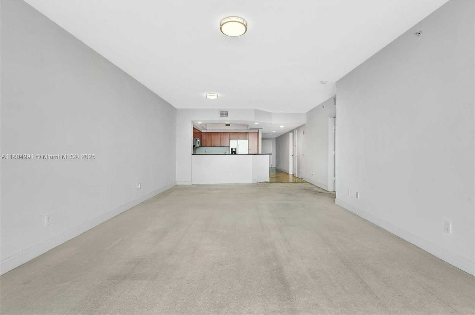 Small Image of 14951 ROYAL OAKS LN #1406, North Miami Number 30