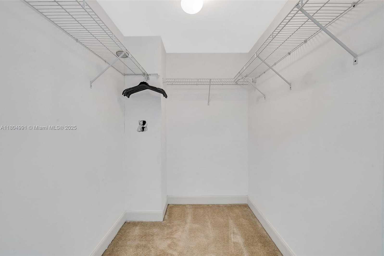 Small Image of 14951 ROYAL OAKS LN #1406, North Miami Number 32