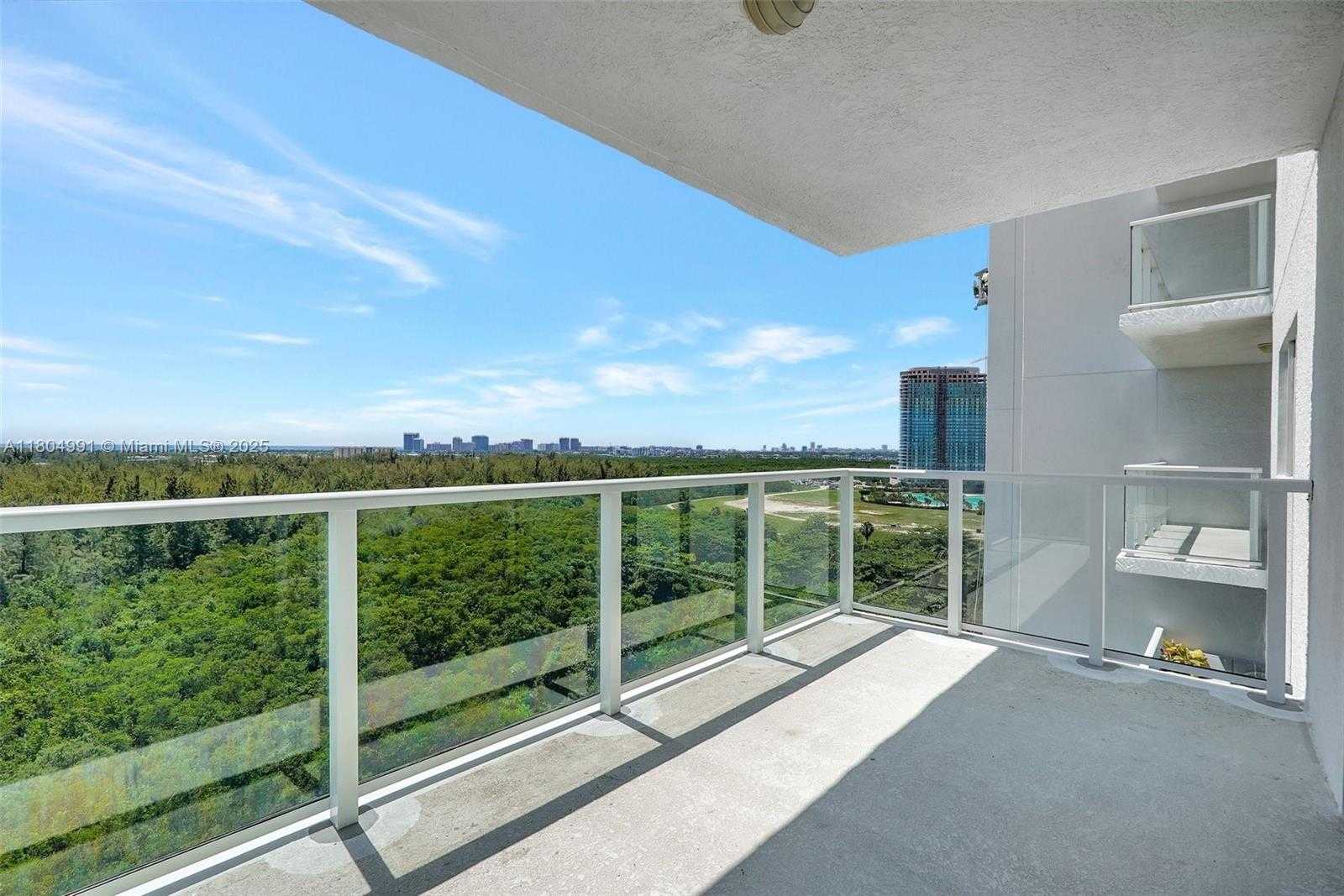 Small Image of 14951 ROYAL OAKS LN #1406, North Miami Number 33