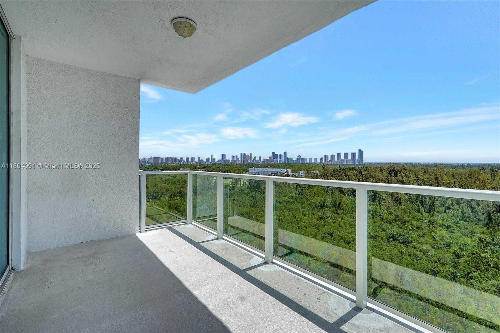 Small Image of 14951 ROYAL OAKS LN #1406, North Miami Number 34