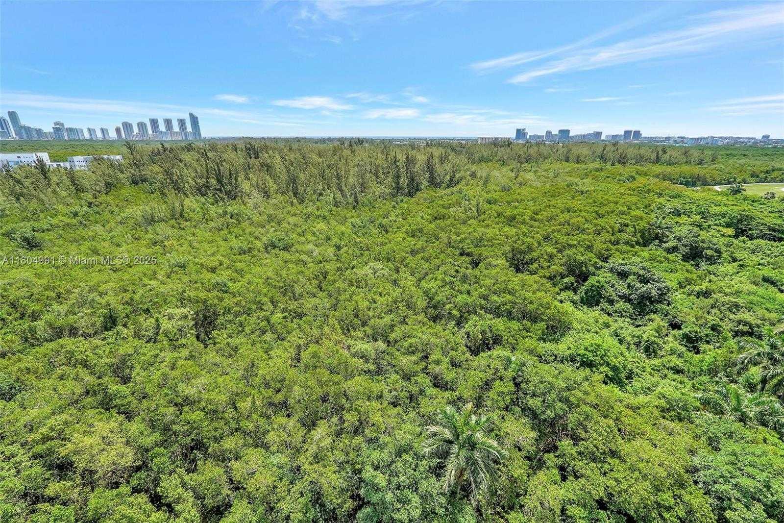 Small Image of 14951 ROYAL OAKS LN #1406, North Miami Number 37